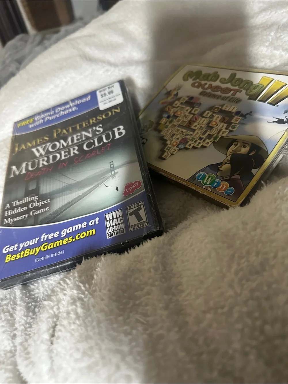 Women's Murder ClubDepth in Scarlet(NWT) PC Game & Mah Jong Quest-used